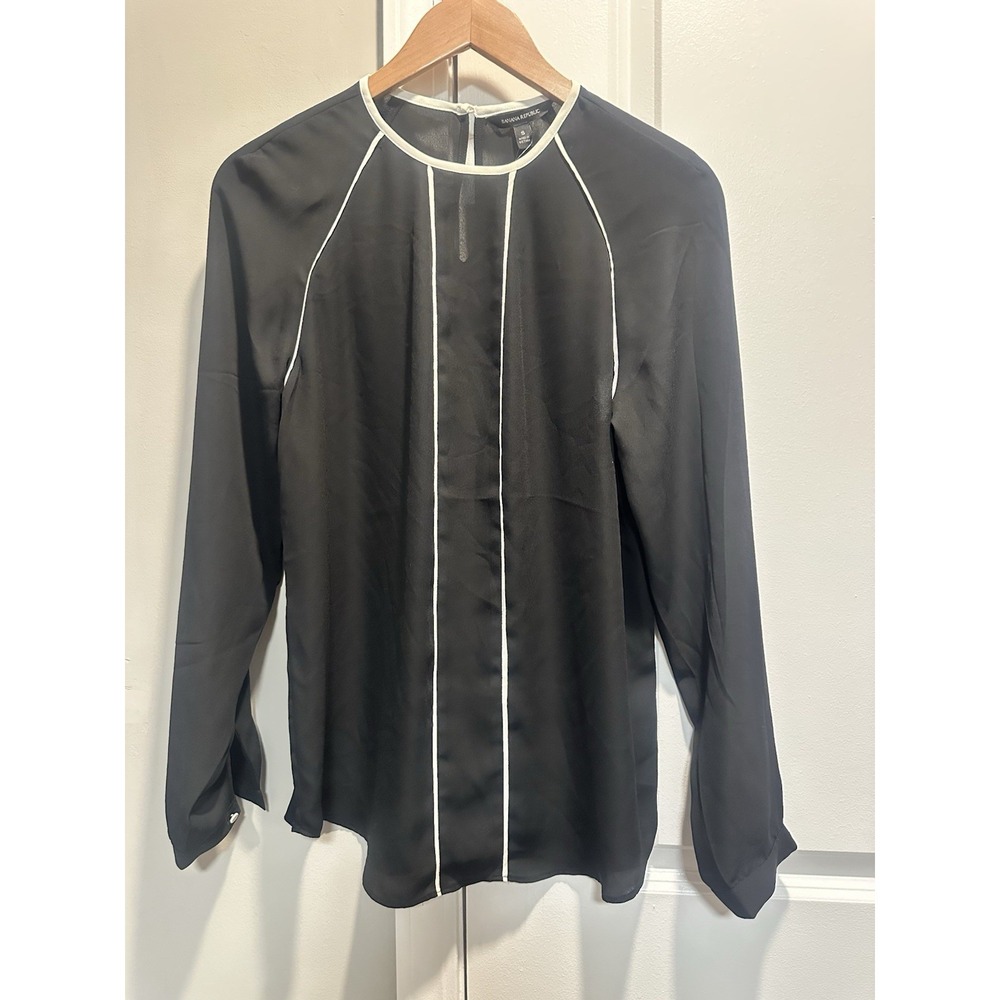 Banana Republic NWT Black Top Small
